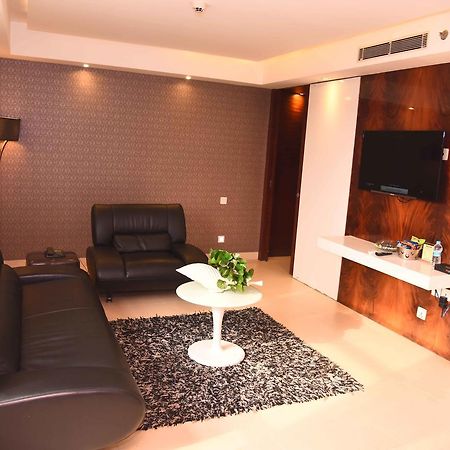 Celesta - Kolkata Hotel Екстериор снимка