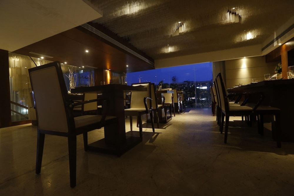 Celesta - Kolkata Hotel Екстериор снимка