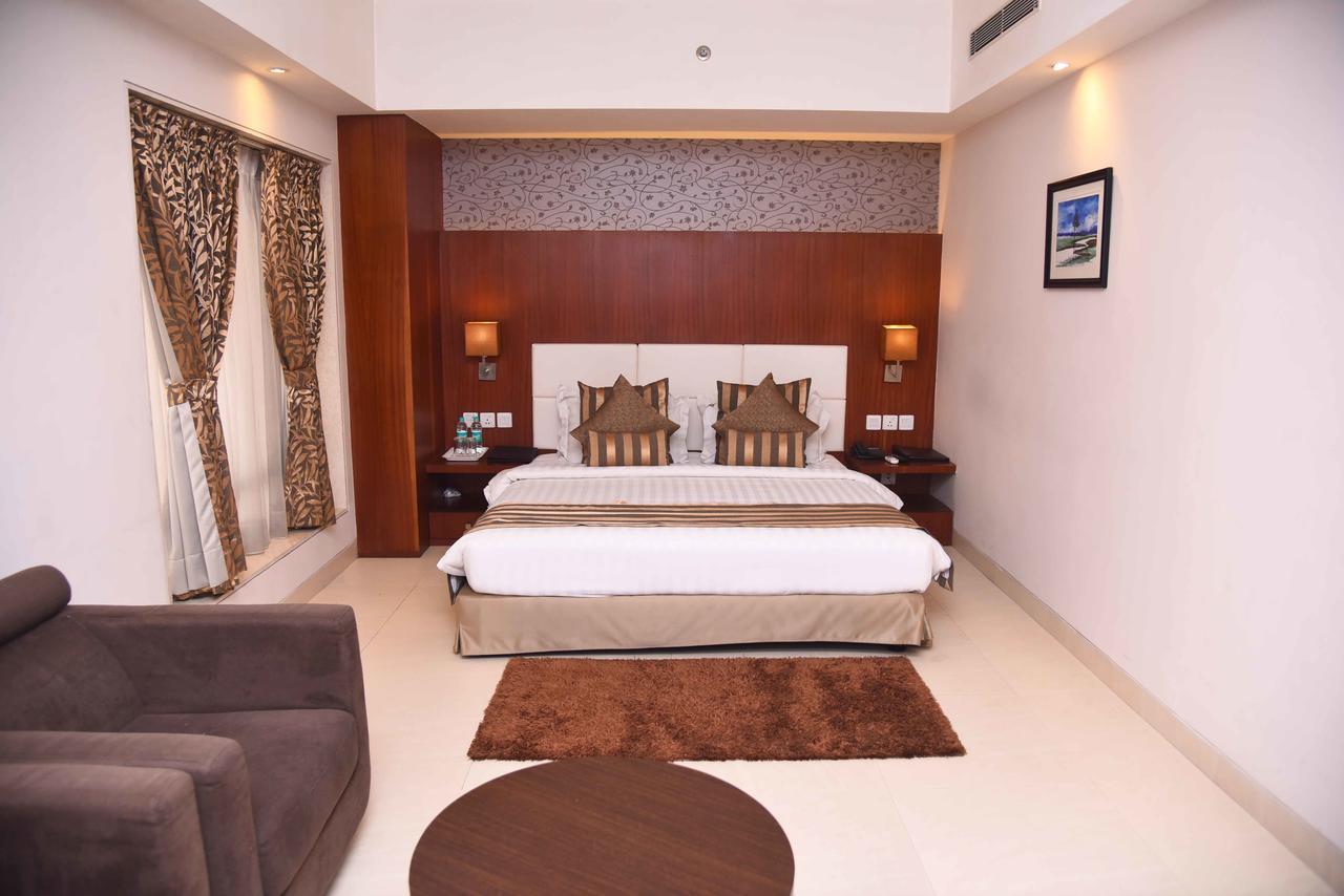 Celesta - Kolkata Hotel Екстериор снимка