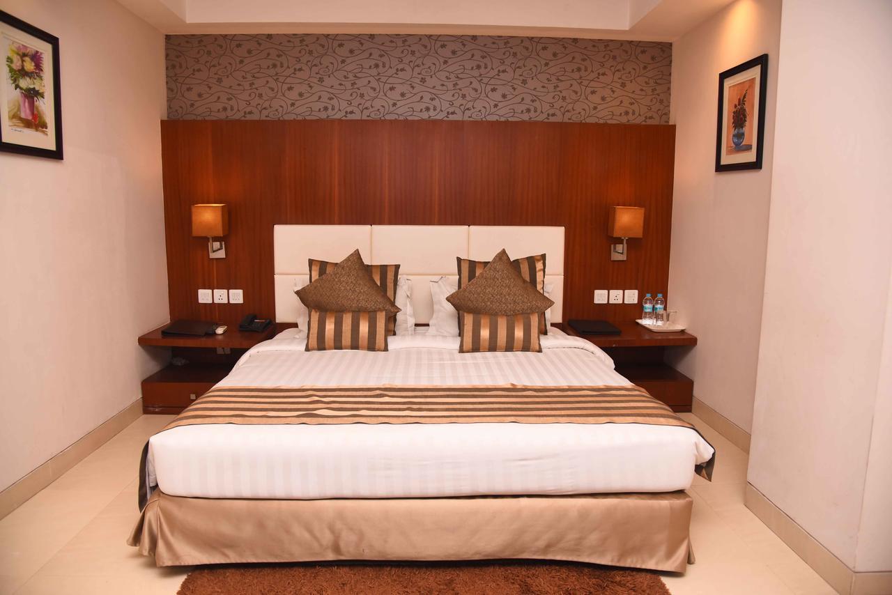 Celesta - Kolkata Hotel Екстериор снимка